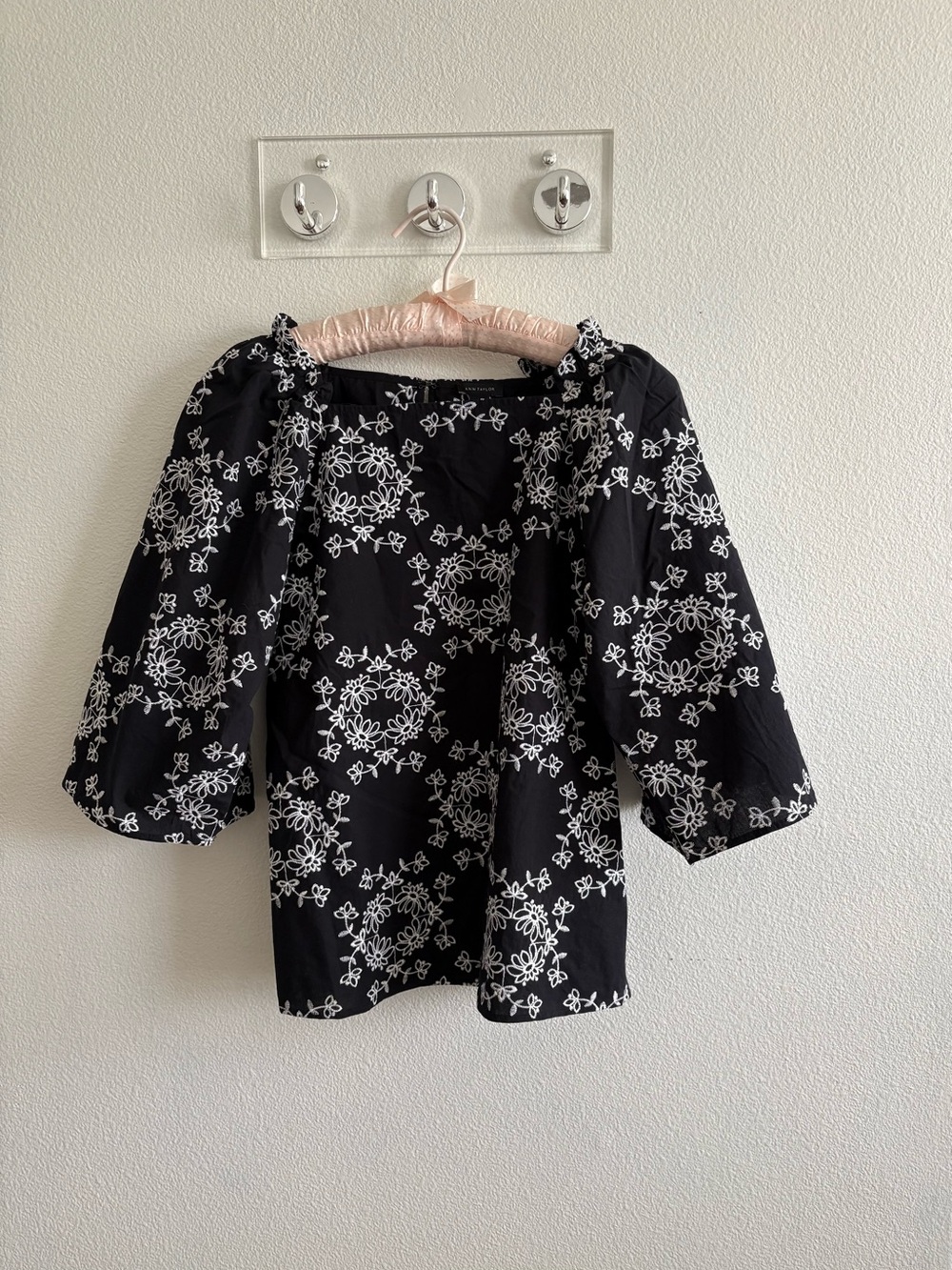 Ann Taylor Black Blouse with White Floral Embroidery xxs